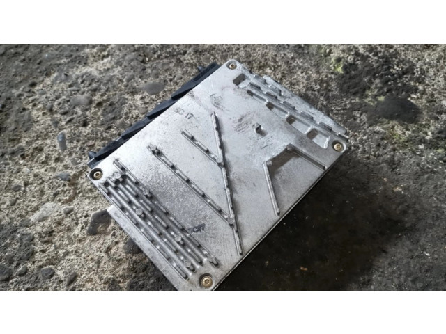 Řídící jednotka 0281010319, 08677708   Volvo V70 2002