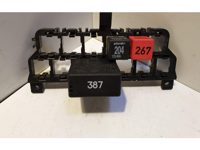   Pojistková skříňka 5KG006568, 8D0937503E   Audi A6 S6 C5 4B 2000