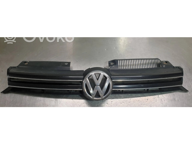 Передняя решётка Volkswagen Golf VI 2008-2013 года 5K0853653      