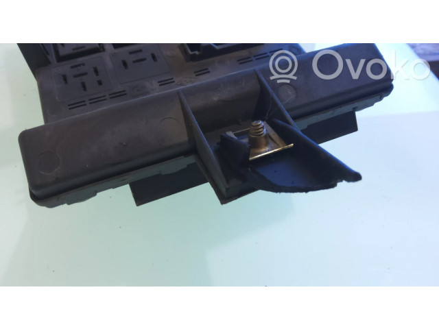   Pojistková skříňka 7703297637, 7700821586   Renault Laguna  1997