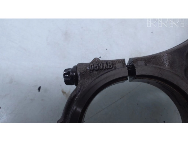 Píst 059AB   Audi A4 S4 B7 8E 8H  pro naftový motor 2.7 bpp 