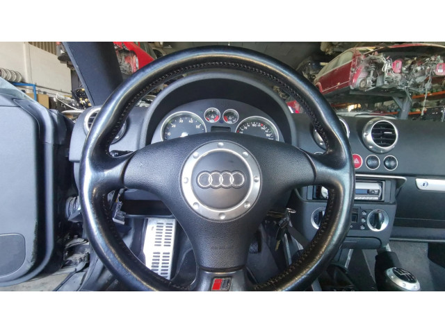 Руль Audi TT Mk1  1999-2006 года 8N0124A      