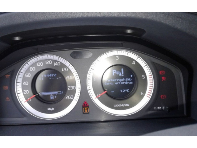 Přístrojová deska  Volvo XC70 2011 31270901  