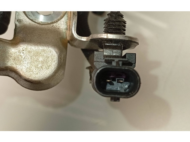 Vstřikovací lišta 31478555, 31465788   Volvo V40    B4204T37 