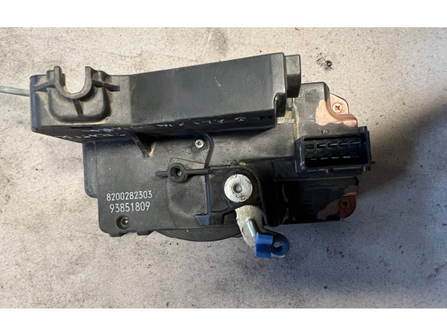 Замок багажника 8200282303, 93851809    Renault Trafic II (X83) 2002 - 2014 года
