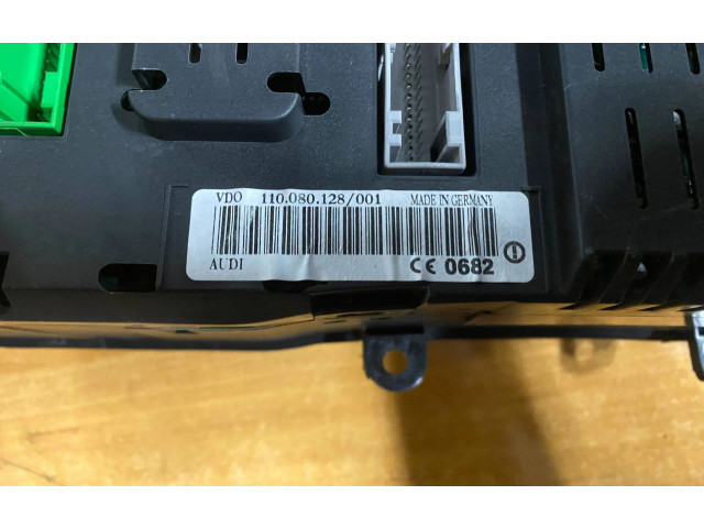 Přístrojová deska  Audi A6 S6 C5 4B 2001 110080128001, CE068200  