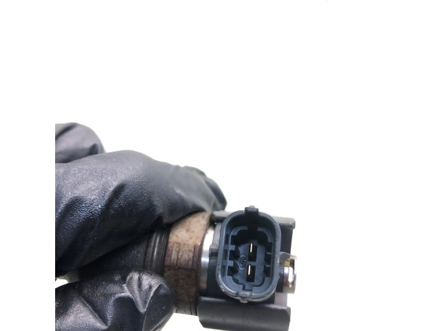 Vstřikovač 338002A900, 0445110320   Hyundai i30  pro naftový motor 1.6  