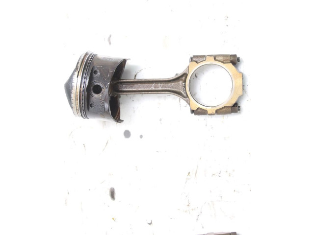 Píst MD334468, MD334468   Mitsubishi Pajero Sport I    6G74 