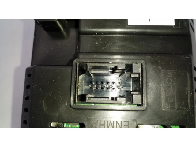 Дисплей    F1FT18955CD, FTCD204227   Ford Focus