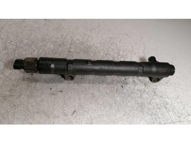 Vstřikovací lišta 8945812010   Toyota Avensis T220  pro naftový motor 2.0  