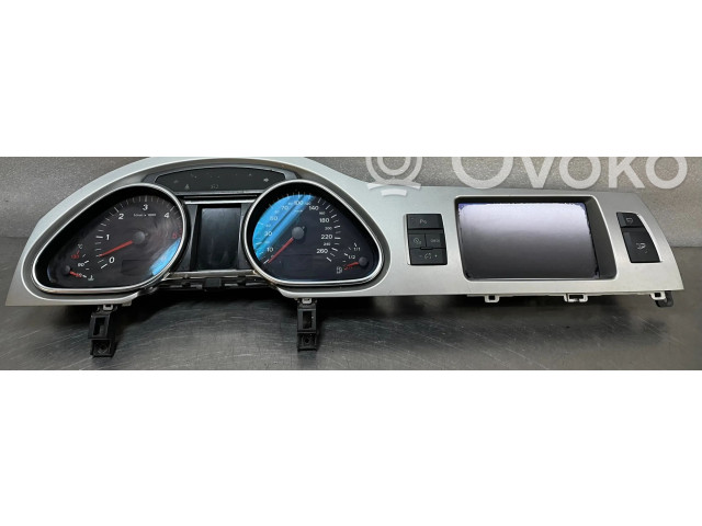 Přístrojová deska  Audi Q7 4L 2015   