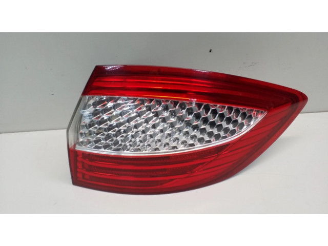 Задний фонарь правый 7S7113404B    Ford Mondeo MK IV   2007-2014 года