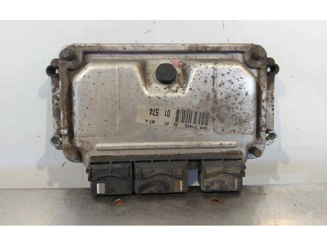 Блок управления двигателем ECU 9643218980   Peugeot 206+