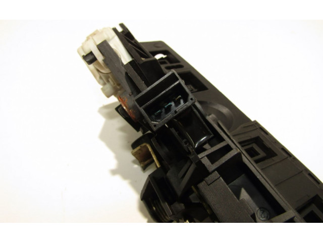 Vstřikovací lišta 8D9827565   Audi A6 S6 C5 4B    AYM 