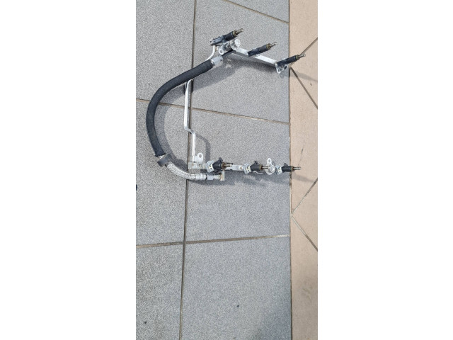Vstřikovací lišta A2720700995   Mercedes-Benz C W204     