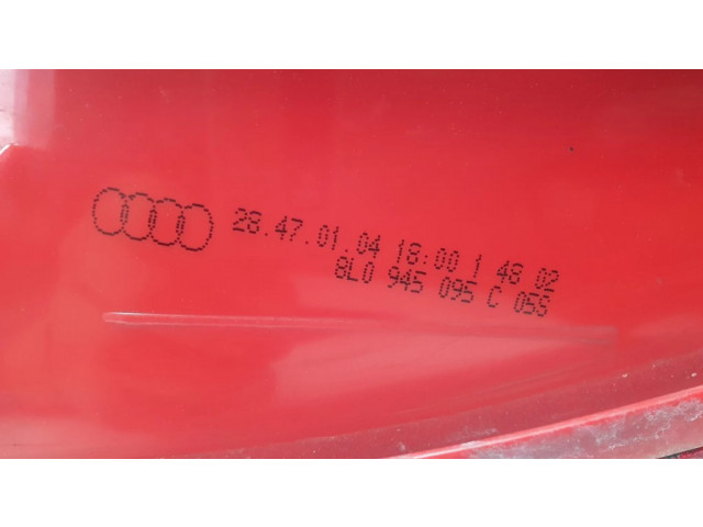 Задний фонарь левый 8L0945095C    Audi A3 S3 8L   1996-2003 года