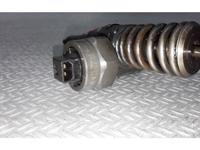 Vstřikovač 038130073AC   Volkswagen Sharan     