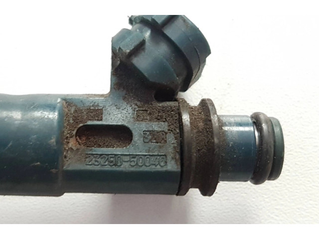 Vstřikovač 2325050040   Toyota Land Cruiser (J100)     