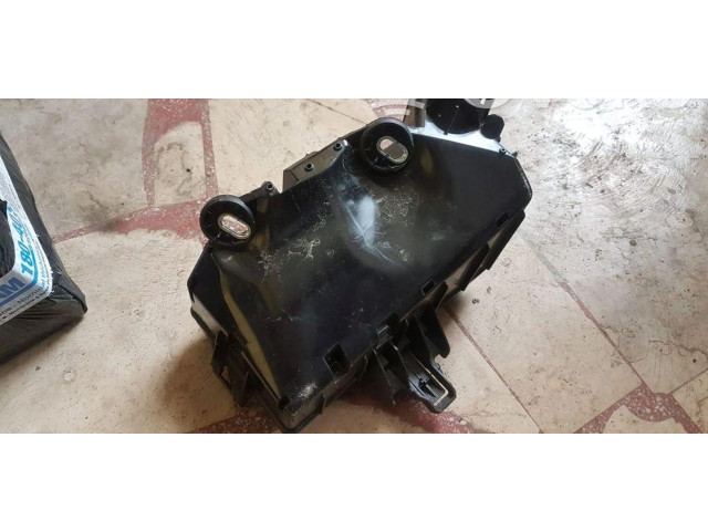   Pojistková skříňka 5Q0907361G   Audi A3 S3 8V 2016