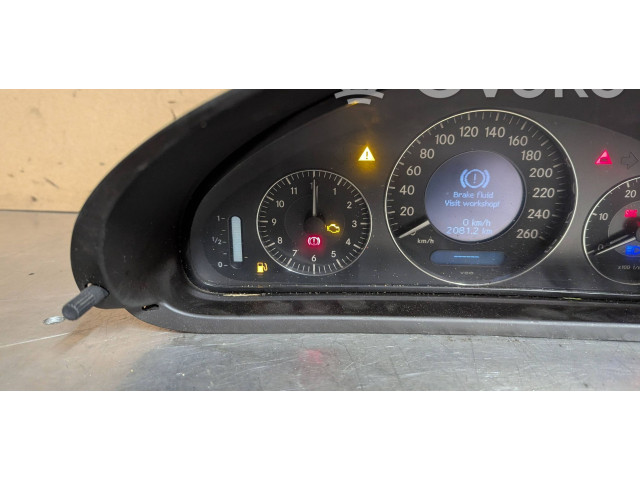 Přístrojová deska  Mercedes-Benz CLK A209 C209 2004 A2095404211, 110080140  