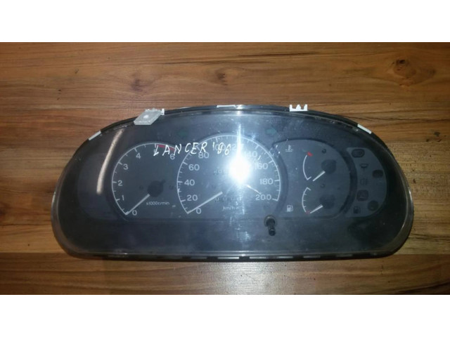 Přístrojová deska  Mitsubishi Lancer 1996 mr168075, 207-410  