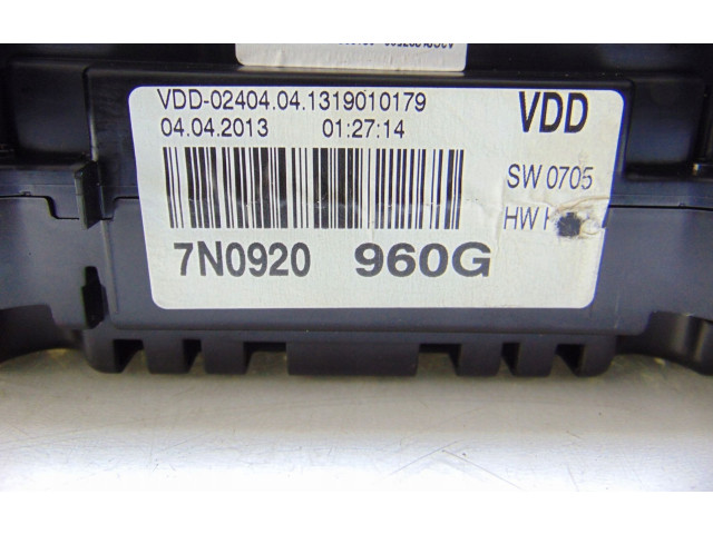 Přístrojová deska  Volkswagen Sharan 2011 7N0920960G  