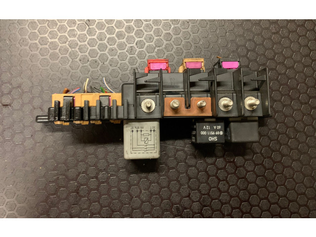 Блок предохранителей  896083000, 8L0941822A   Audi A6 S6 C5 4B    
