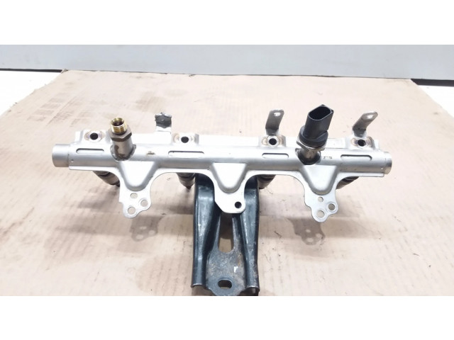Vstřikovač 06J133317M, 06H906036H   Audi A4 S4 B8 8K  pro benzínový motor 1.8 Cdh 