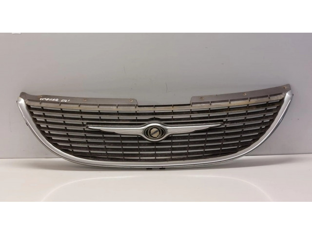 Передняя решётка Chrysler Grand Voyager IV 2001-2007 года 4857522AA      