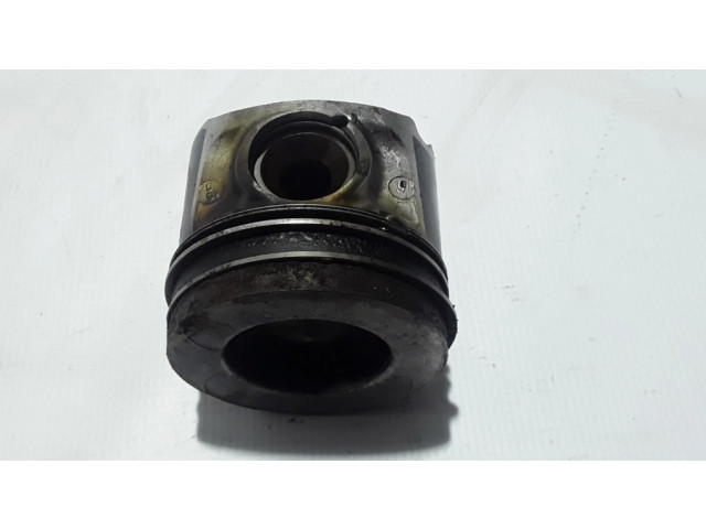 Píst 120A14489R   Renault Alaskan  pro naftový motor 2.3 M9T270 