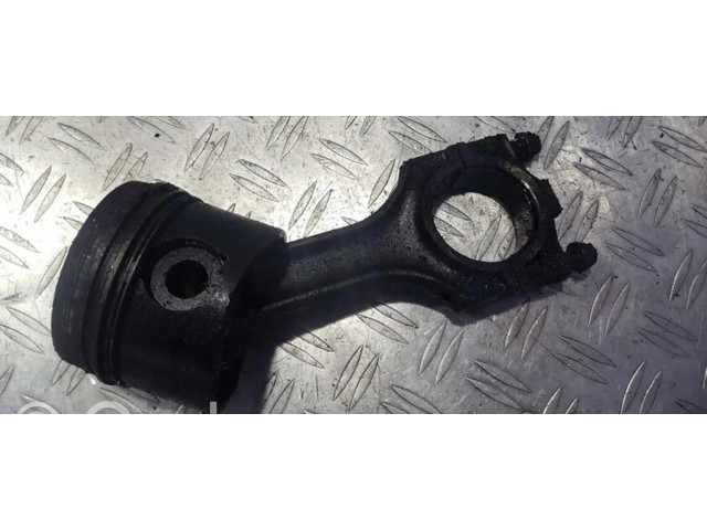 Píst    BMW 5 E34  pro naftový motor 2.5  