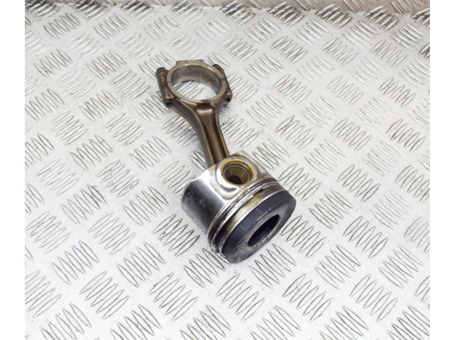 Píst 03G107065J, 038198401D   Volkswagen PASSAT B6  pro naftový motor 2.0 BKP 