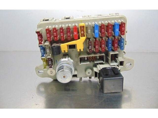 Блок предохранителей YWC104500, 52010268D   Rover 25    