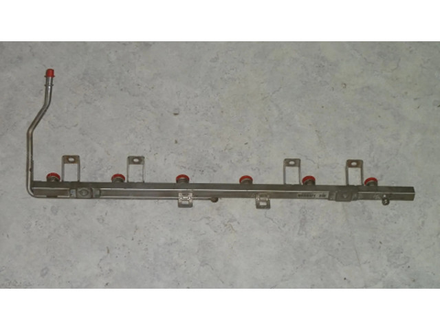 Vstřikovací lišta 13537541452   BMW 5 E39    M54 