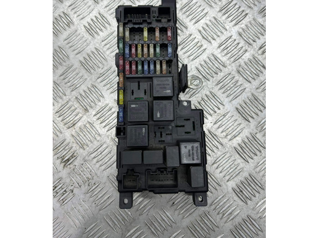   Pojistková skříňka 8678449, 518218009   Volvo V70 2004