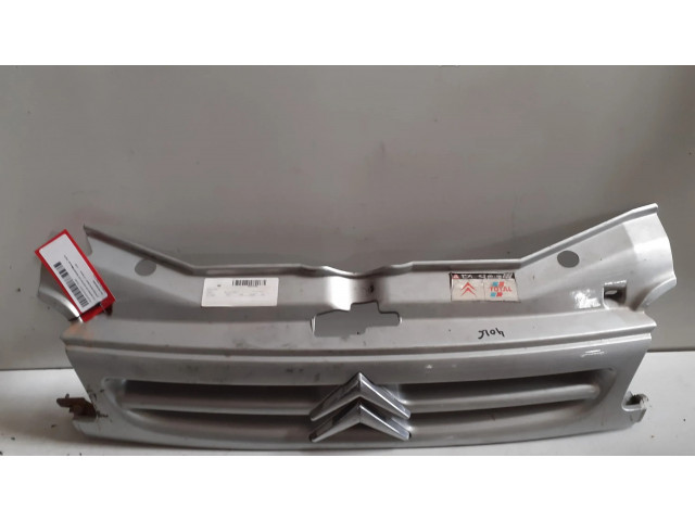 Передняя решётка Citroen Berlingo 1996-2002 года 9635604880      