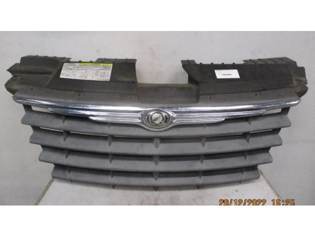 Передняя решётка Chrysler Voyager 2004-2007 года K68031754AA      