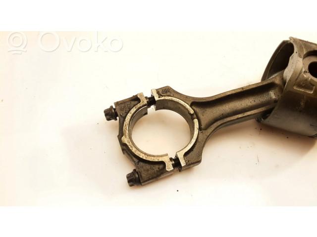 Píst    BMW 5 E39  pro naftový motor 3.0  