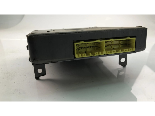 Řídící jednotka FP0118881C   Mazda 626 2000