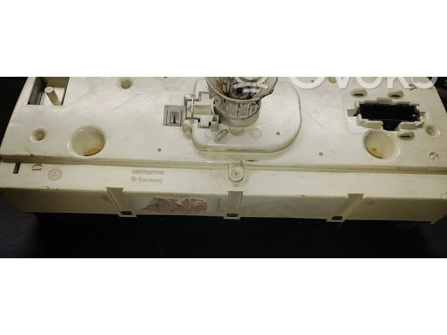 Přístrojová deska  Volkswagen PASSAT B3 1989 357919033BN, 6160522003  