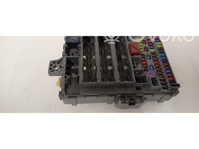 Блок предохранителей TV0G230   Honda Civic    