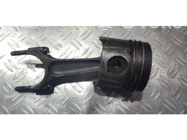 Píst    Peugeot 406     
