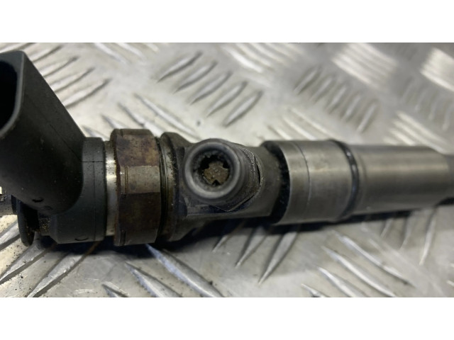 Vstřikovač 0445110216   BMW 3 E90 E91  pro naftový motor 2.0  