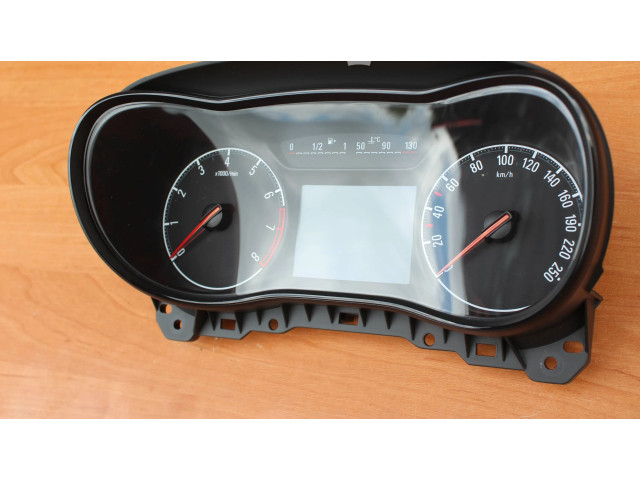 Přístrojová deska  Opel Zafira C 2016 39129402, 391030224  