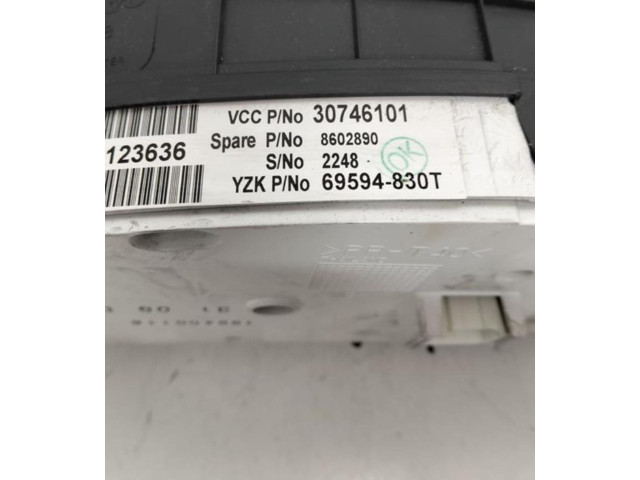 Přístrojová deska  Volvo XC90  38216131  