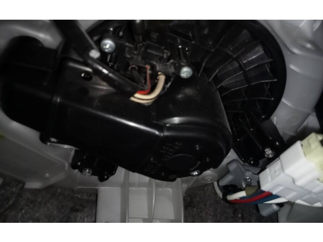 Вентилятор печки    2727008105   Toyota RAV 4 (XA40)