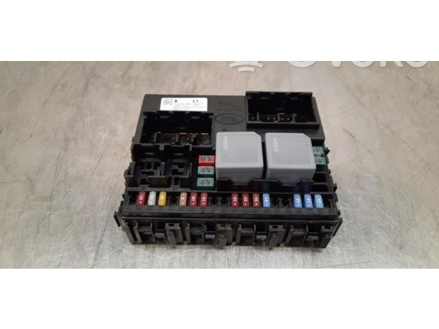 Блок предохранителей  M8E214A074DB   Land Rover Range Rover Sport L461    
