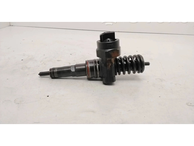 Vstřikovač 038130073J, 038130073AJ   Skoda Fabia Mk1 (6Y)     