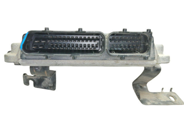 Блок управления двигателя 0281001759, 038906013   Volkswagen Golf SportWagen