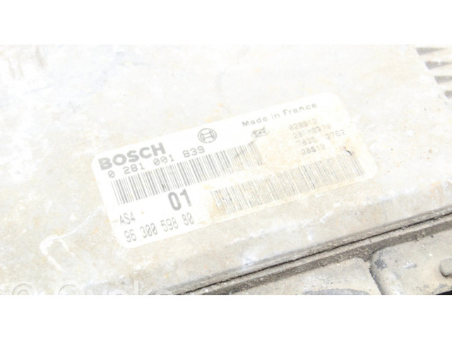 Блок управления двигателя 0281001839, 9630059880   Citroen Saxo